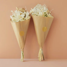 Load image into Gallery viewer, Exclusive Dried Field Bouquet
