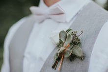 Load image into Gallery viewer, a la carte- Boutonniere

